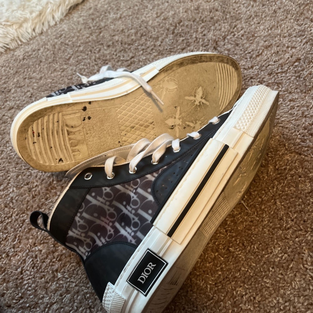 Sneakers - Picture 6 of 6